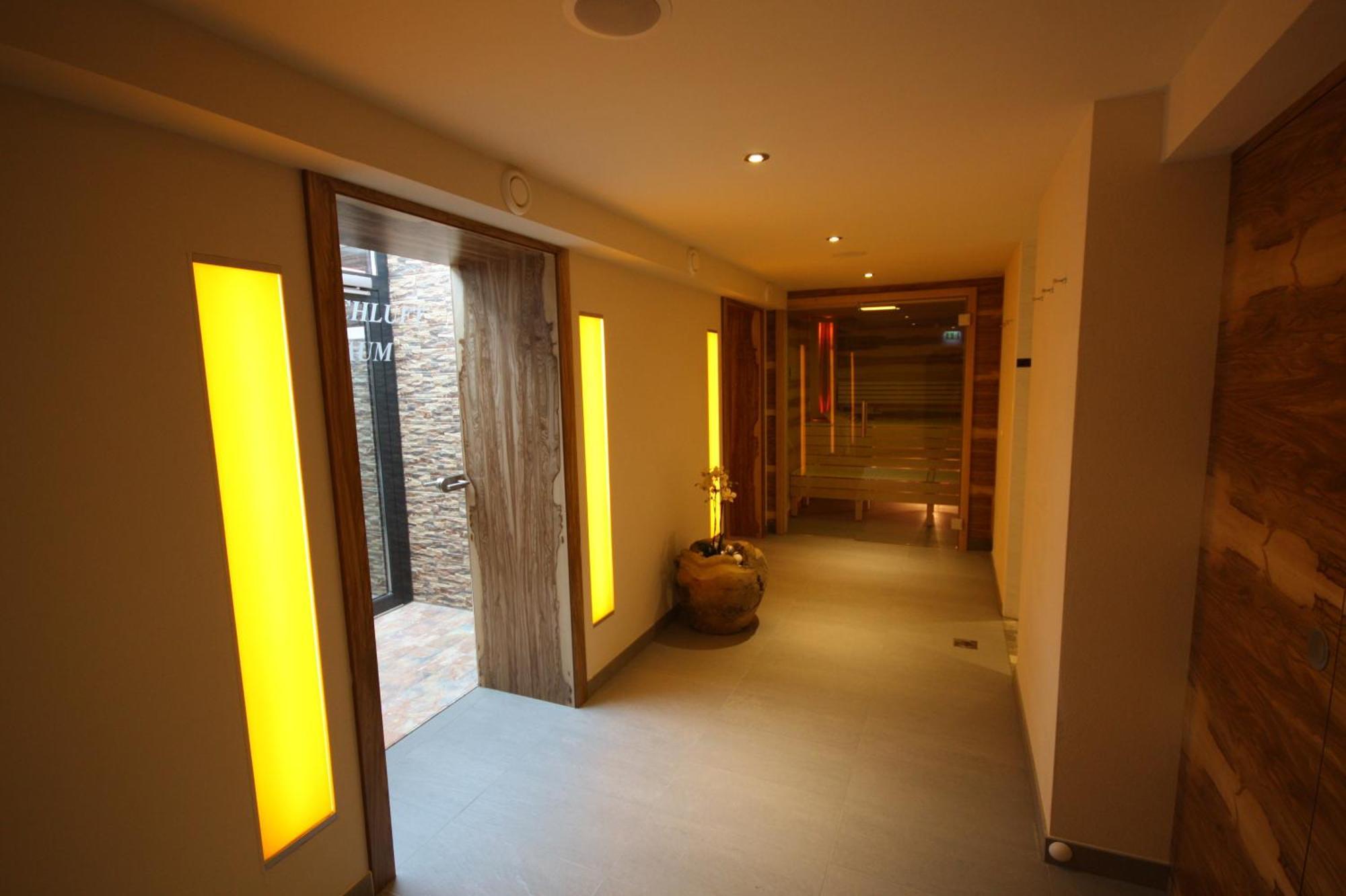 Aparthotel Kristall 알텐막팀퐁와 외부 사진