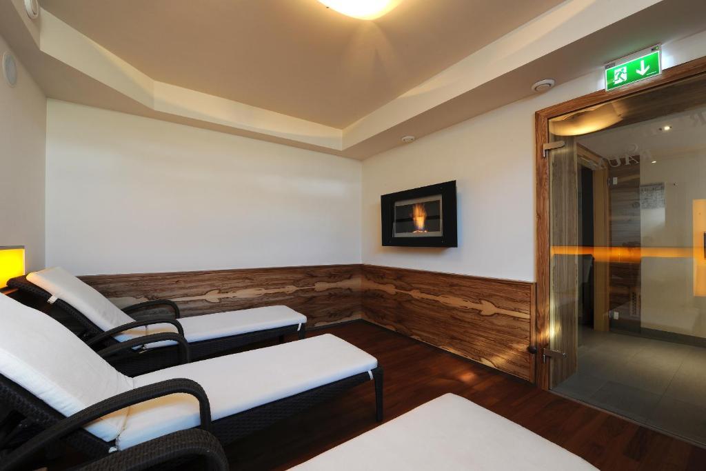 Aparthotel Kristall 알텐막팀퐁와 외부 사진
